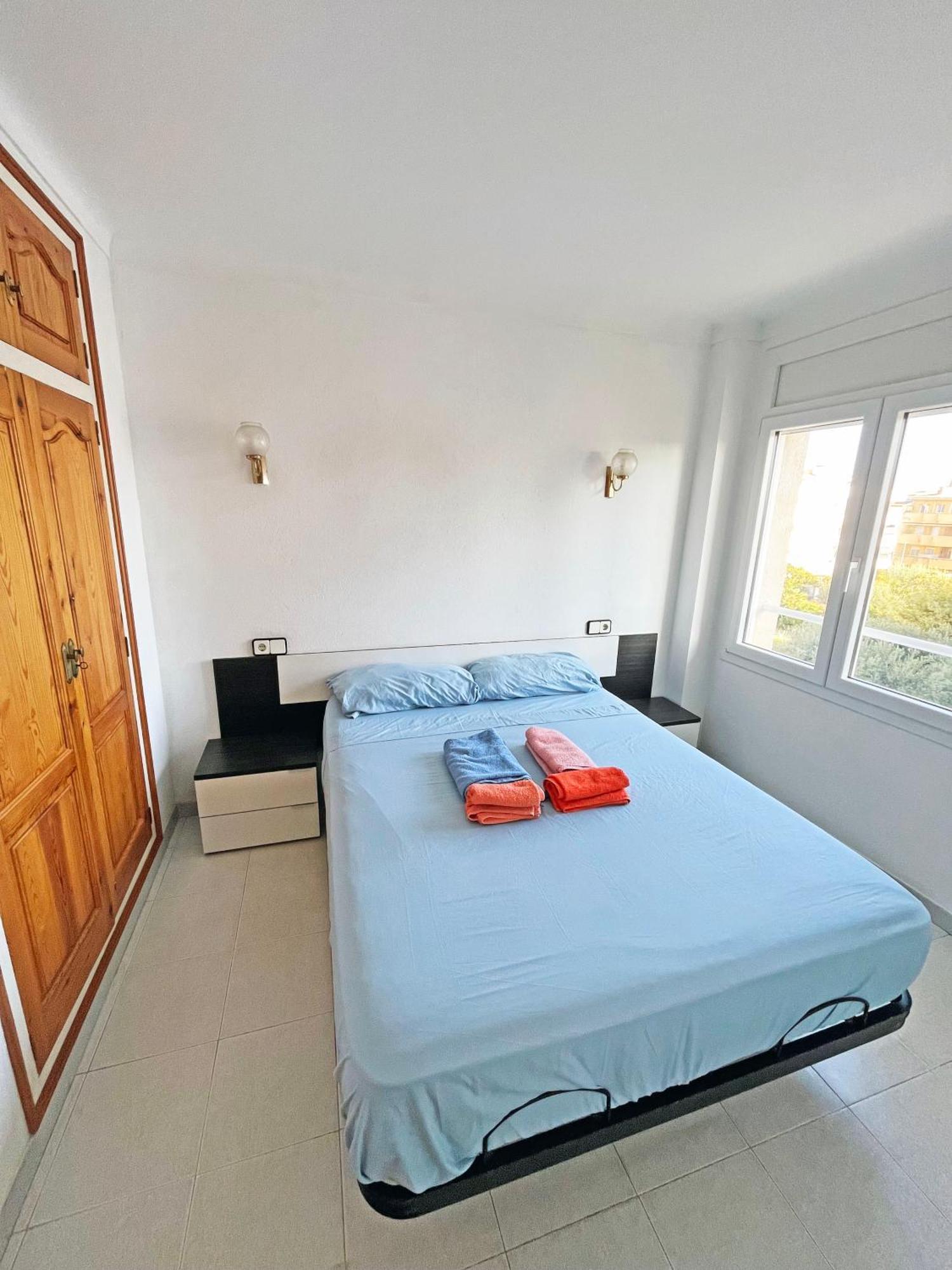 Apartamento De 3 Habitaciones En El Centro Ля Эскала Экстерьер фото
