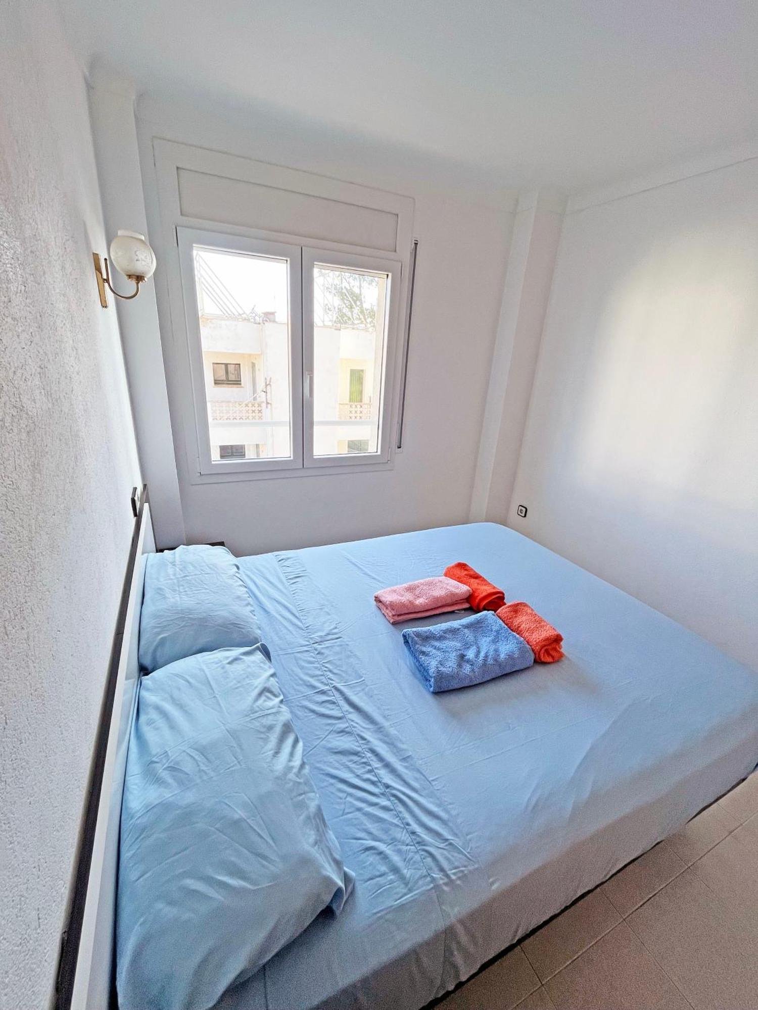 Apartamento De 3 Habitaciones En El Centro Ля Эскала Экстерьер фото