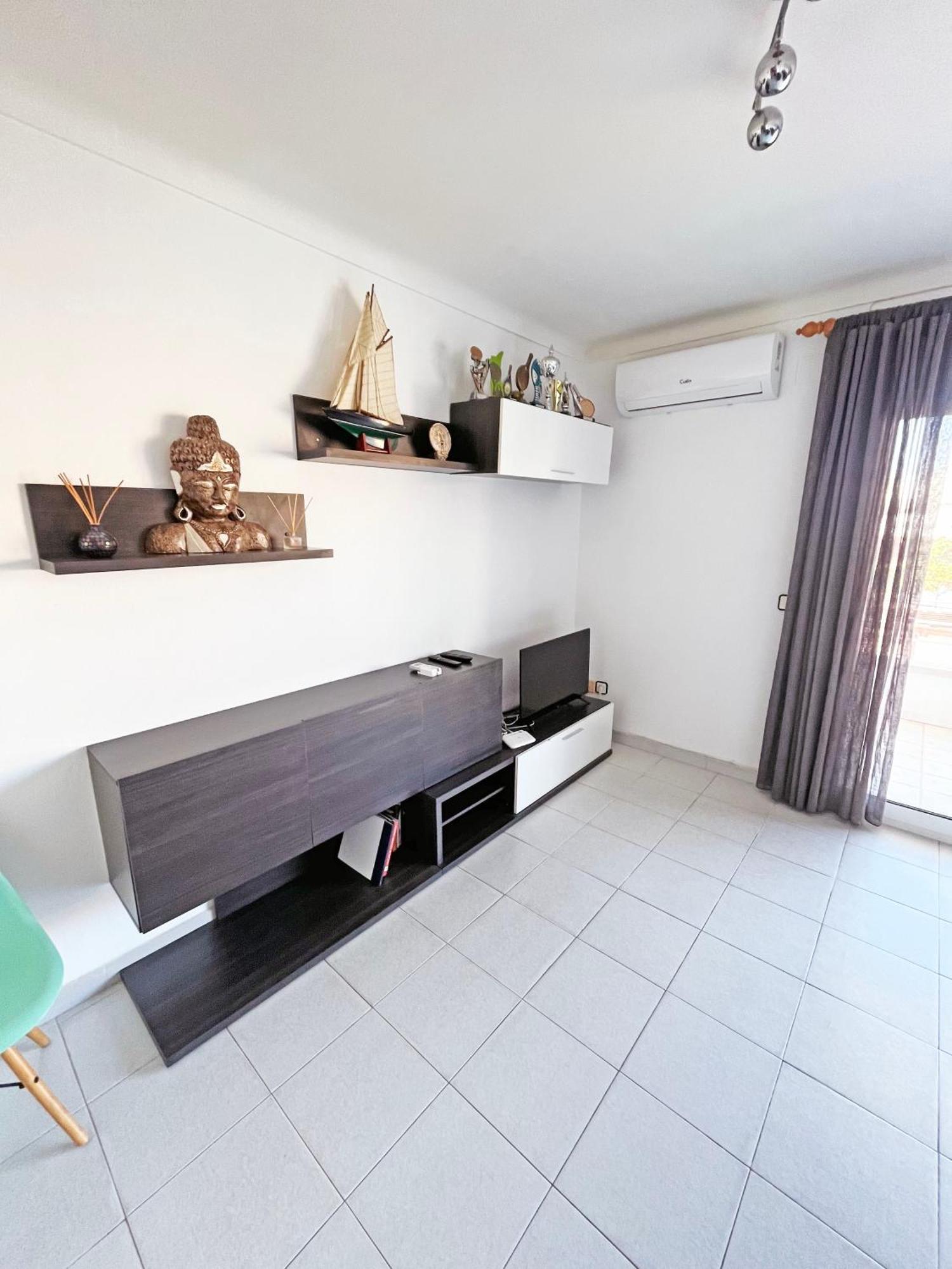 Apartamento De 3 Habitaciones En El Centro Ля Эскала Экстерьер фото