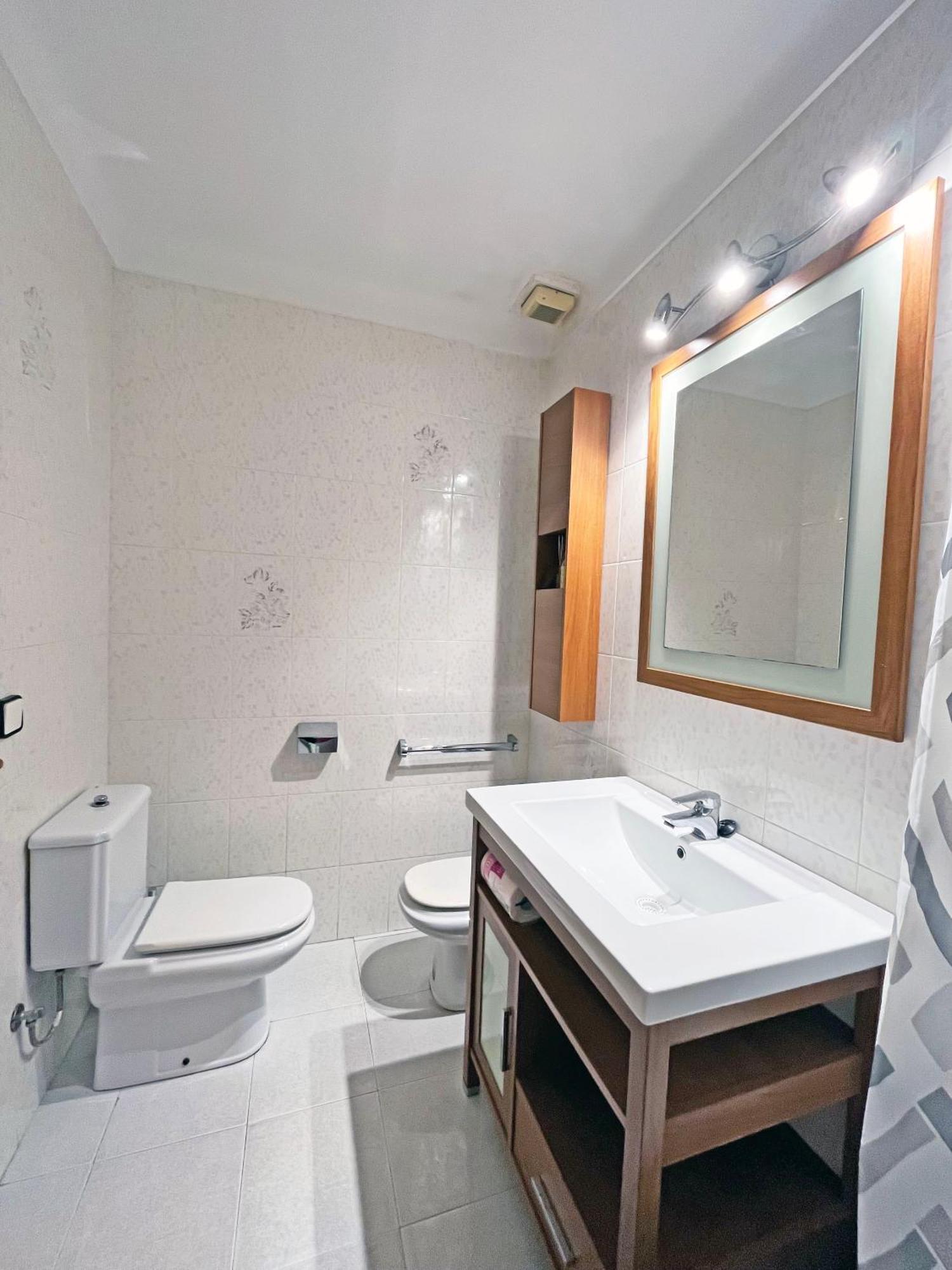 Apartamento De 3 Habitaciones En El Centro Ля Эскала Экстерьер фото