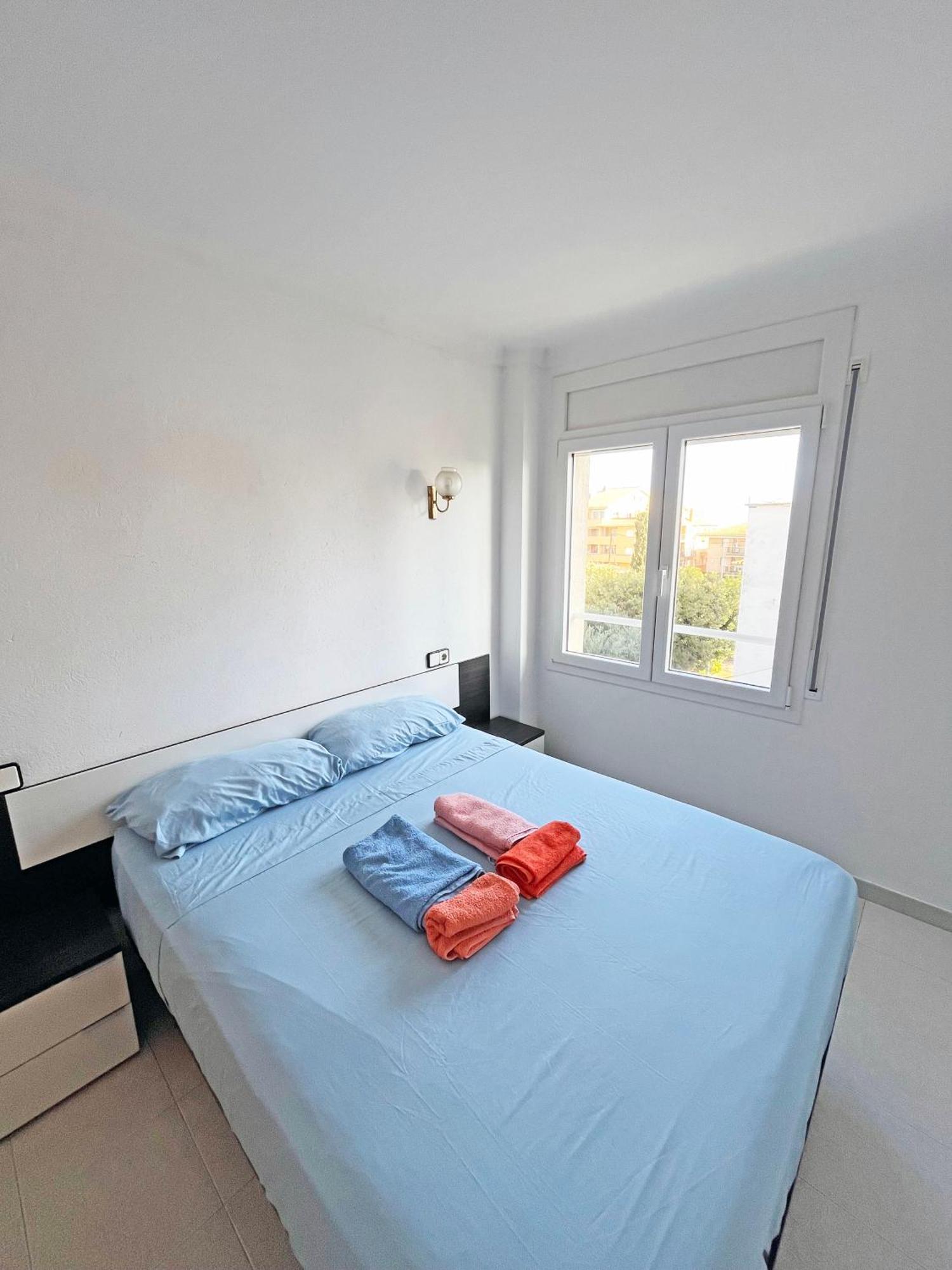 Apartamento De 3 Habitaciones En El Centro Ля Эскала Экстерьер фото