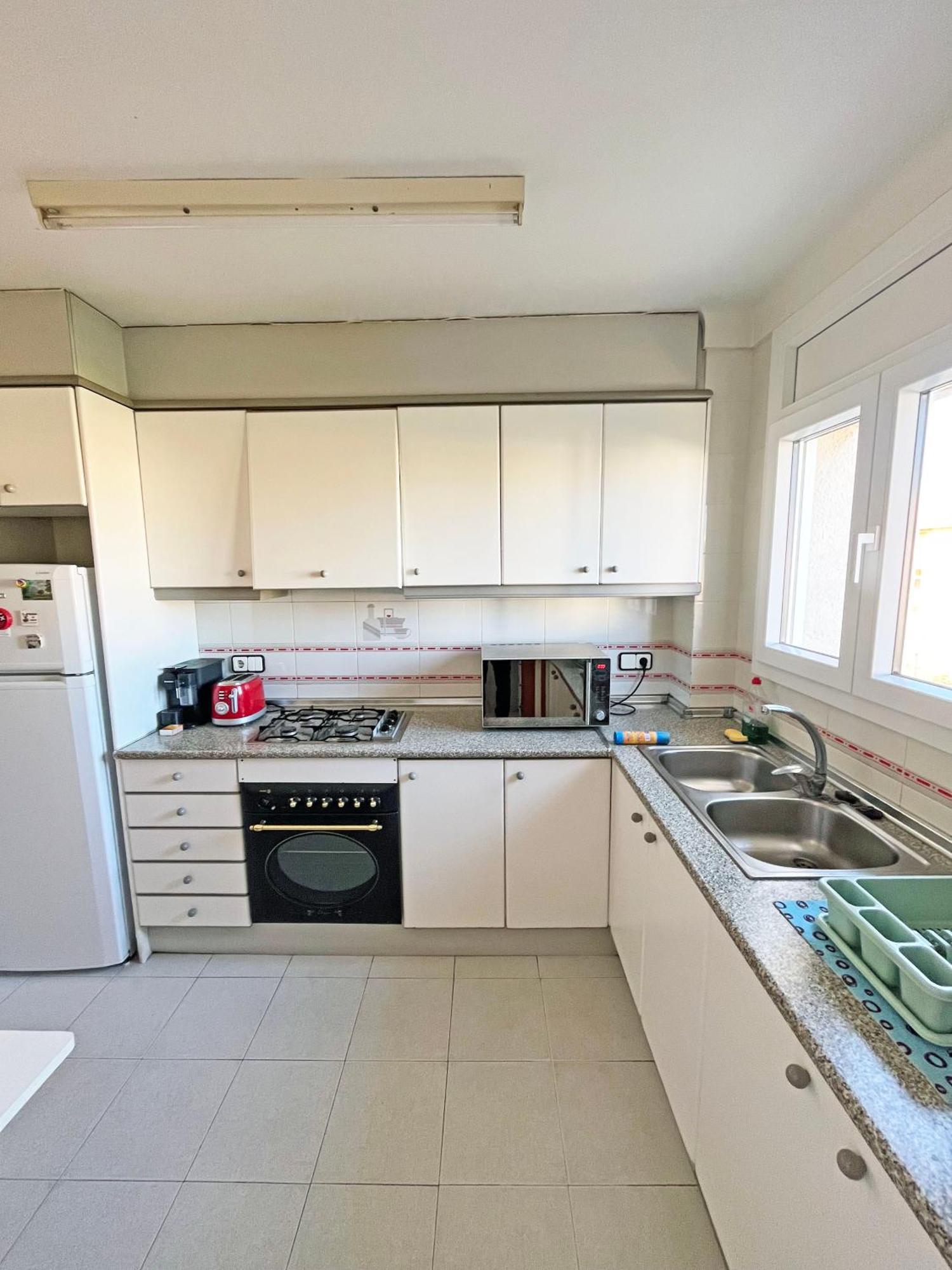 Apartamento De 3 Habitaciones En El Centro Ля Эскала Экстерьер фото