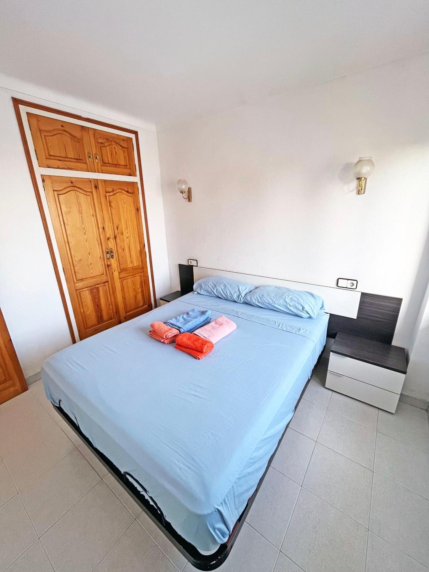 Apartamento De 3 Habitaciones En El Centro Ля Эскала Экстерьер фото