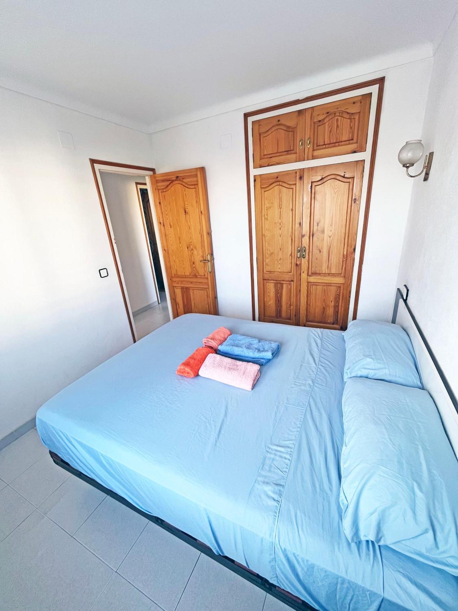 Apartamento De 3 Habitaciones En El Centro Ля Эскала Экстерьер фото