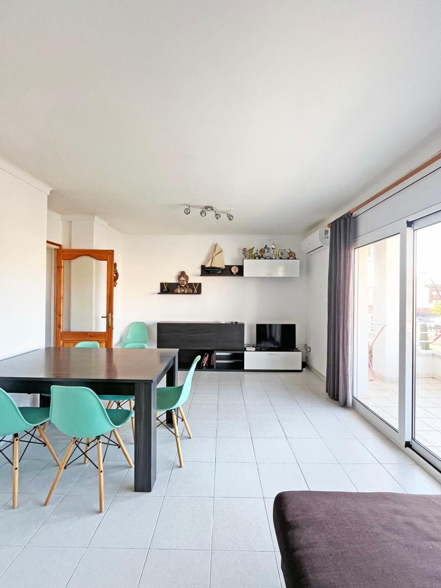 Apartamento De 3 Habitaciones En El Centro Ля Эскала Экстерьер фото
